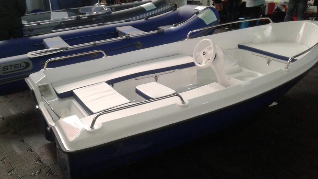 Продажа стеклопластиковых лодок в Беларуси Стеклопластиковые моторные лодки от производителя ФлагманПласт