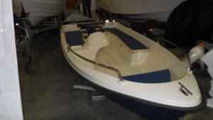 Моторная лодка "Славутич 360Д"